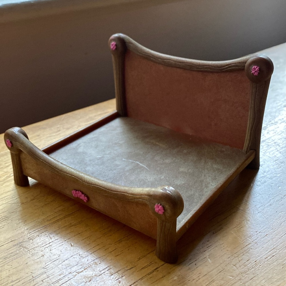 Lil Woodzeez Furniture Bedroom Double Bed Pink Floral in great condition